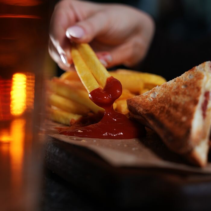 Chill House Fulya cheese pull tost