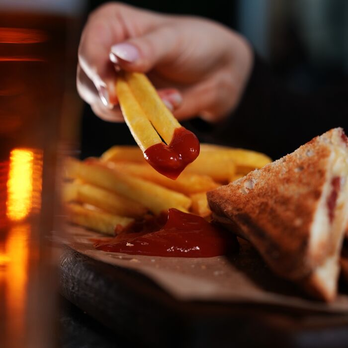 Chill House Fulya cheese pull tost